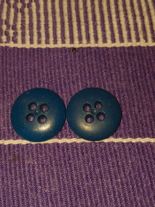 2 botones azules de 4 agujeros en muy buen estado diámetro 21 mm 1e – photo 2